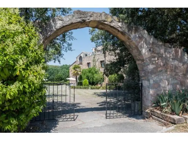 Masia Restaurante en Venta Siglo XIV Canet Fals Fonollosa