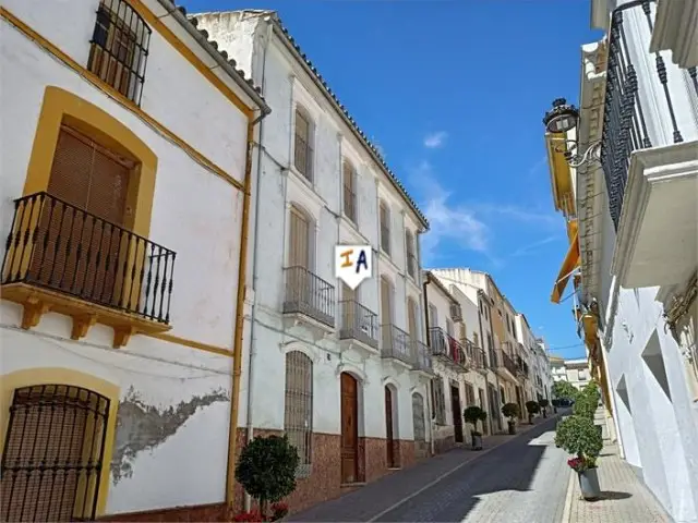 Adosado de 6 Dormitorios en venta Monturque, España
