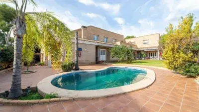 Chalet de Lujo en Venta en El Plantío cerca de Valencia