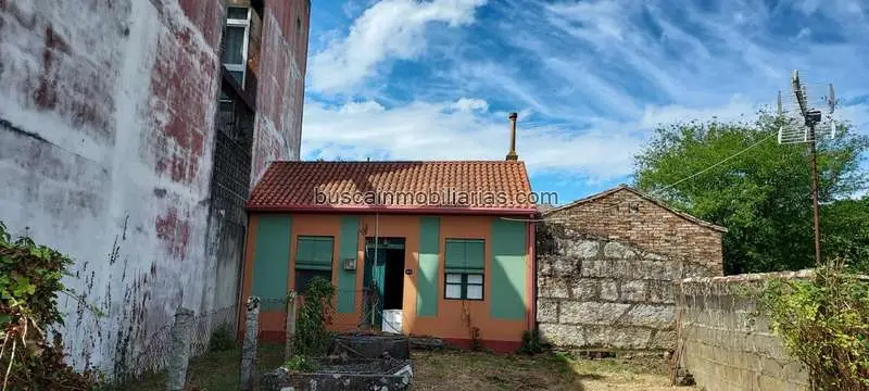 Casa en Vilanova de Arousa planta baja con finca y vistas al mar