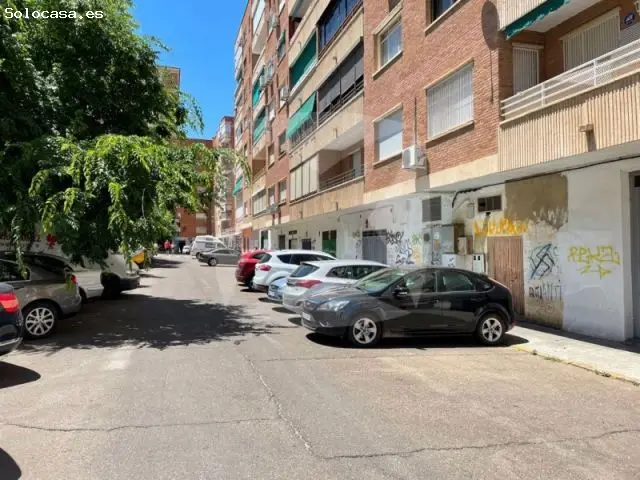Local Comercial en Alquiler Zona Centro Cochera 4 Vehiculos