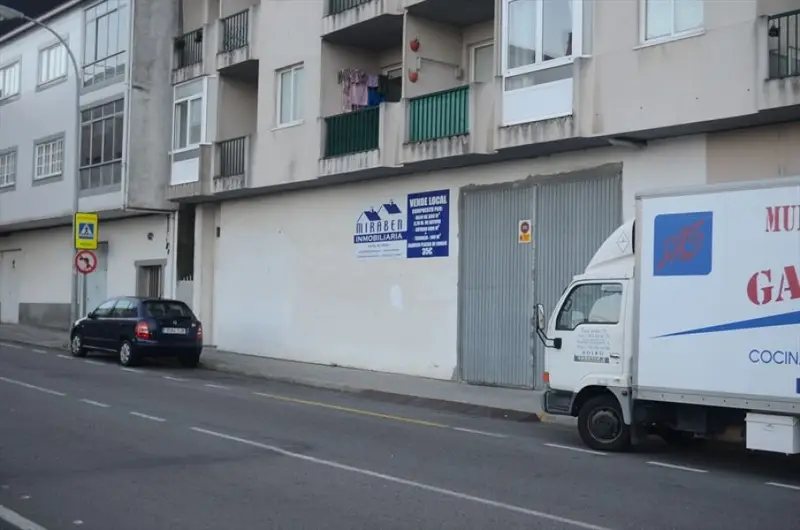 Venta Local Comercial Escarabote Boiro 300m2