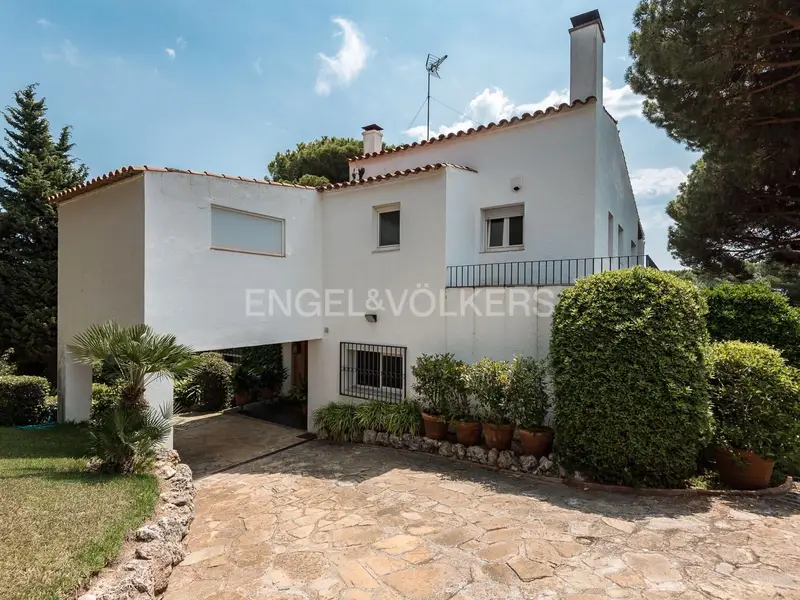 Finca en venta en Sant Andreu de Llavaneres con vistas al mar