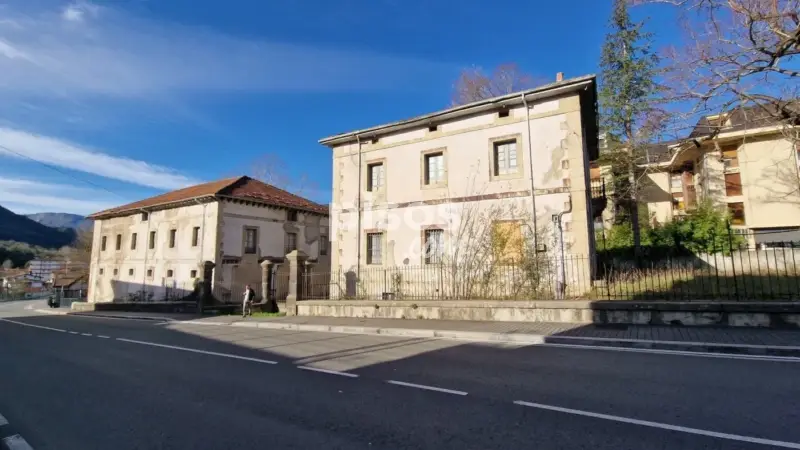Casa en venta en Artziniega  Parcela 2915m2 Dos casas para rehabilitar