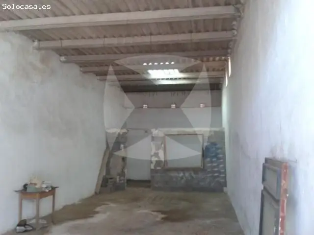 Local 88m2 Llera Vado Puerta Carga Descarga