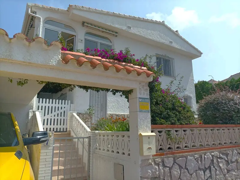 Chalet en Venta Peñiscola con Piscina y Vistas al Mar