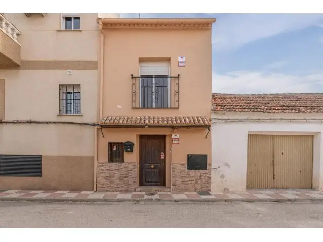 Casa en Ambroz 4 Dormitorios 2 Baños Patio