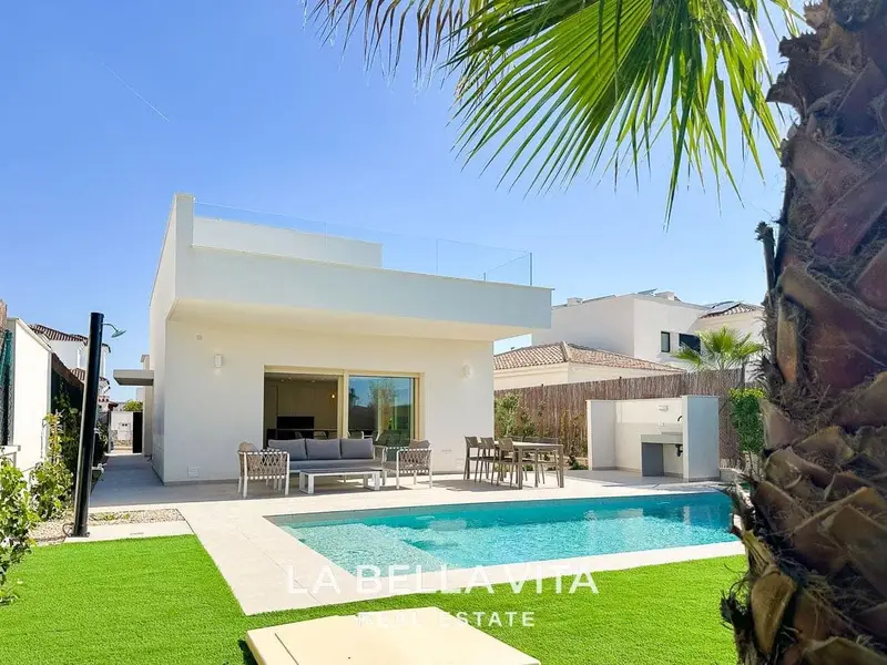 Chalet en Venta Los Montesinos  3 Dormitorios Piscina Privada