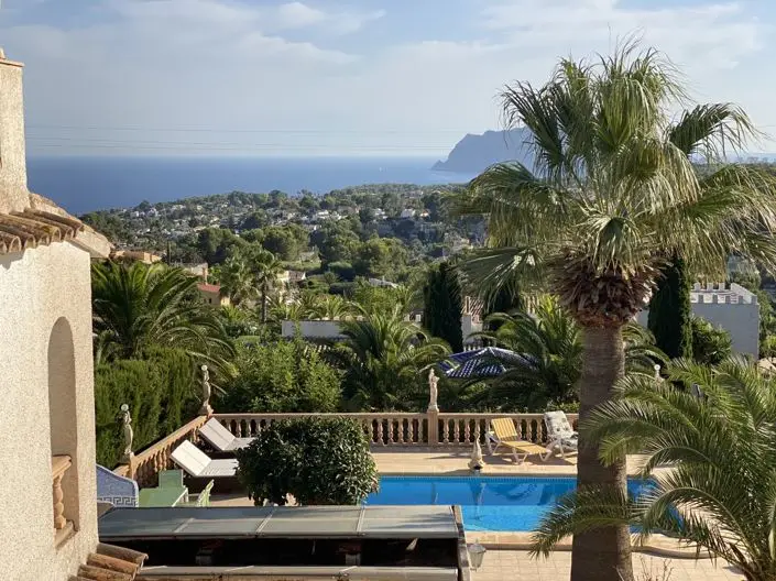 Villa de Lujo en Moraira 4 Dormitorios y Vistas al Mar