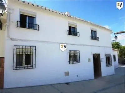 Casa Rural con Garaje y 5 Dormitorios en Fuente Comacho