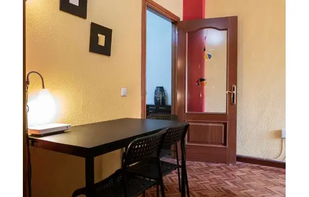 Apartamento 5 Dormitorios Alcalá de Henares Cerca Universidad