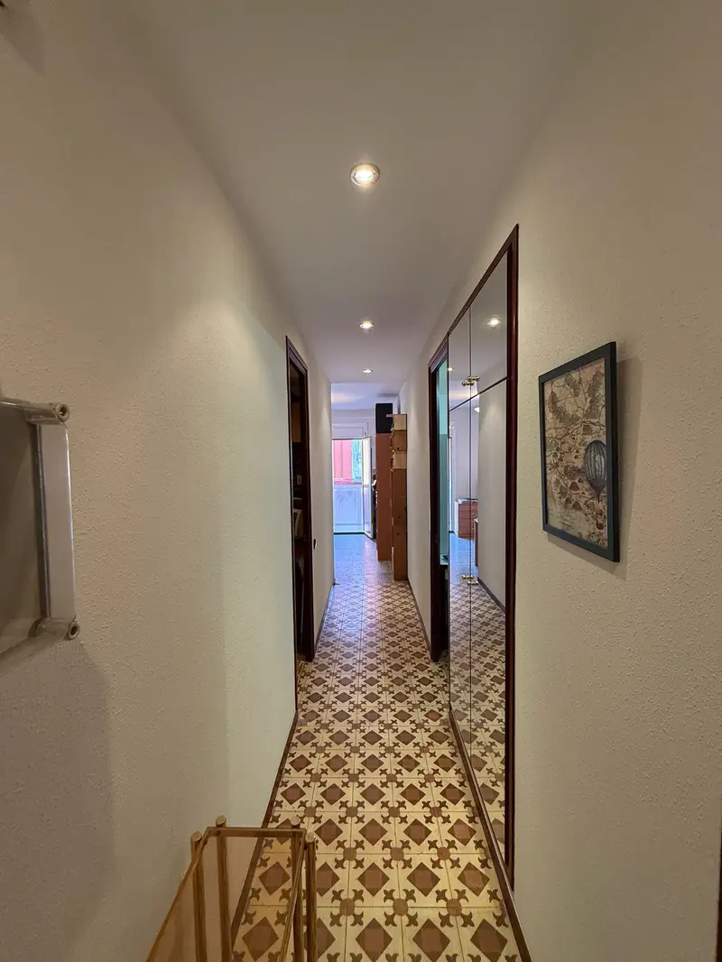 Piso en venta en Barcelona: 2 habitaciones, exterior, listo para entrar a vivir