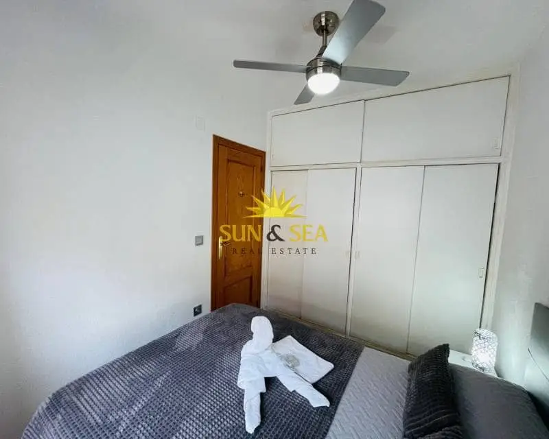 Apartamento en Alquiler Torrevieja 2 Dormitorios Terraza Aire Acondicionado