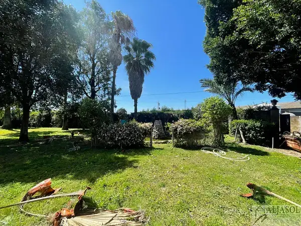 Finca Rústica con Chalet y Piscina en Sevilla
