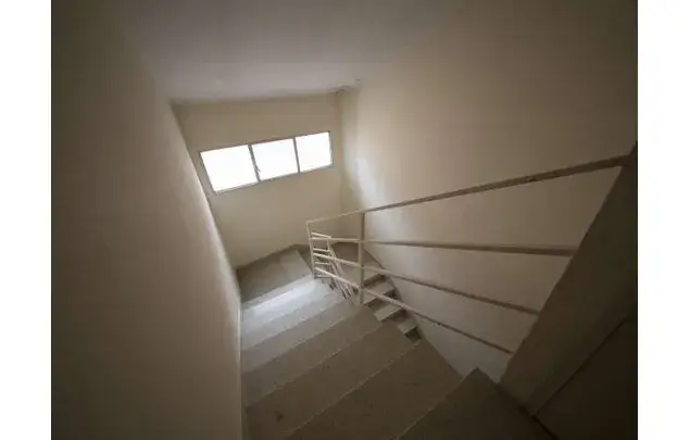Estudio Moderno y Soleado en Madrid para Parejas y Profesionales