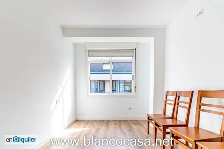 Alquiler Piso Amueblado Terraza Carballo Centro