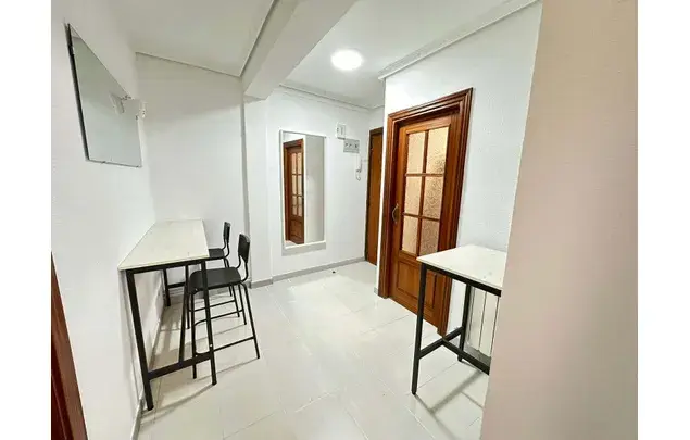 Habitaci	ón 90m	² Legan	és Estancia Media Larga