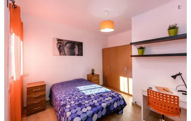 Rent 4 bedroom apartment in Barcelona