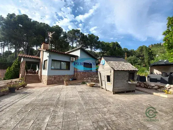 Casa Reformada con Piscina y Vistas en Bigues i Riells