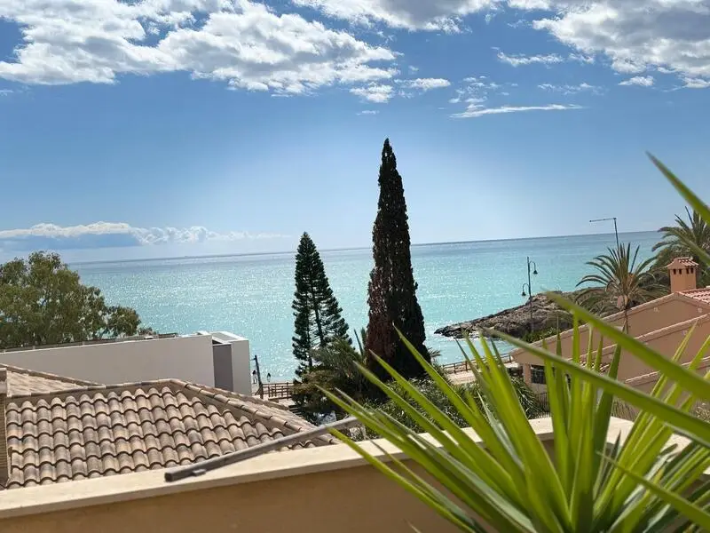 Villa de Lujo en Bolnuevo 4 Dormitorios con Chimenea y Vistas al Mar