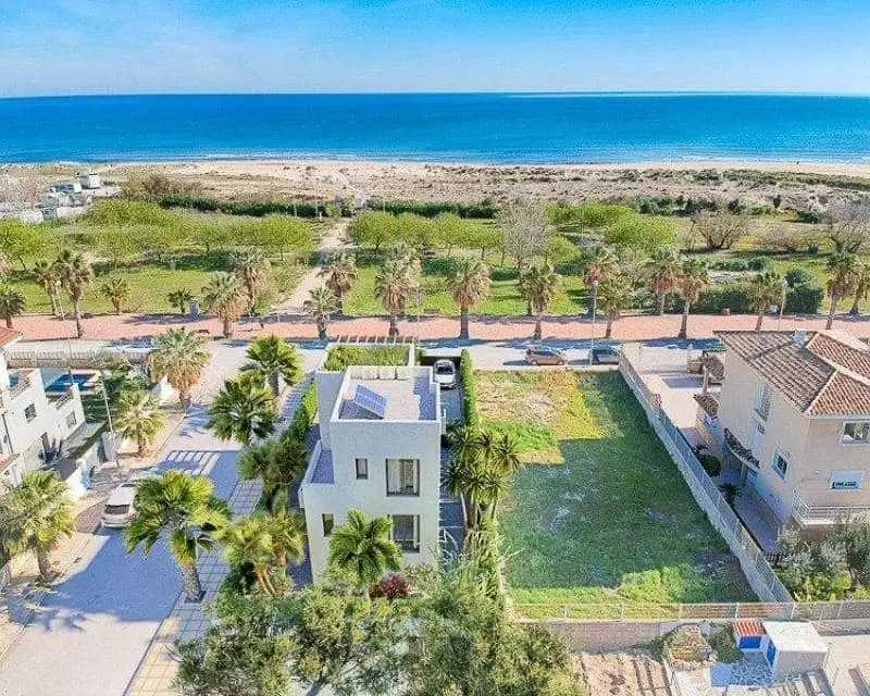 Chalet en venta en Oliva Valencia primera linea de playa