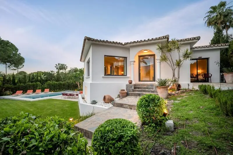 Villa de Lujo en Nueva Andalucía 4 Dormitorios Piscina Privada