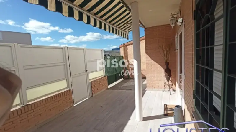 Chalet Adosado en Meco 140m2 4 Dormitorios Jardin Barbacoa