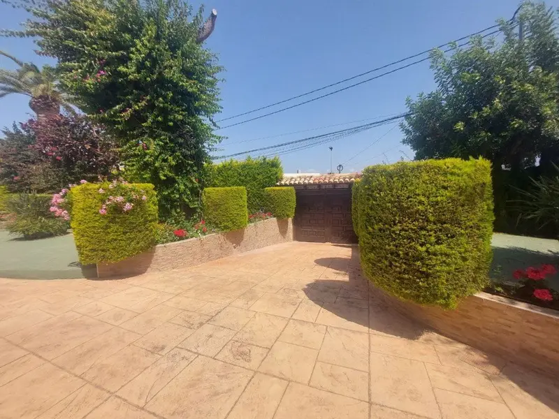 Villa de Lujo 5 Dormitorios Albir Espa	
	
	
	
a