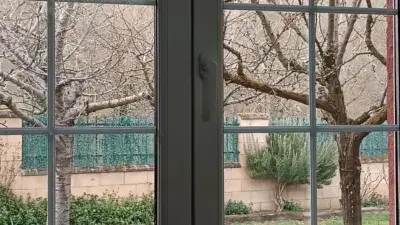 Chalet Adosado en Urbanizacion con Garaje y Parcela de 651m2