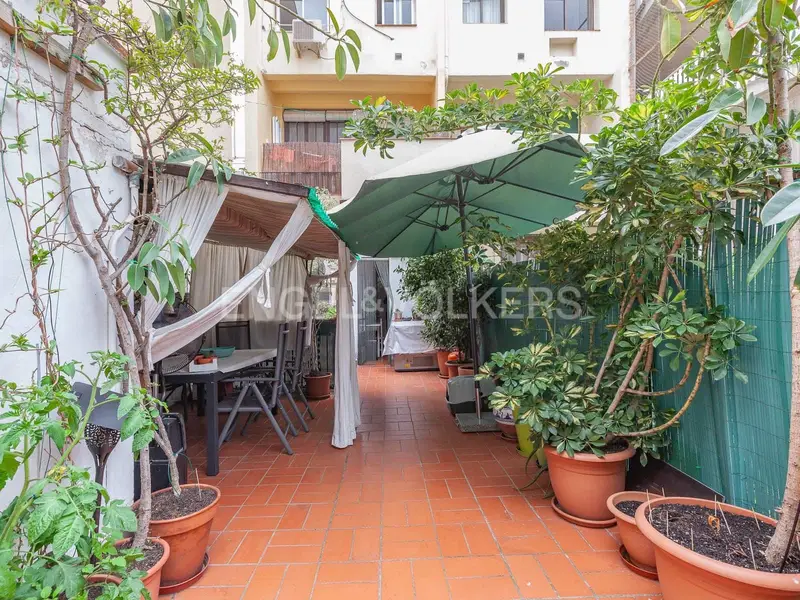 Apartamento en Sant Andreu de Palomar con Terraza y 4 Habitaciones