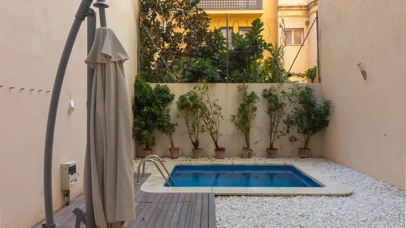Dúplex con Piscina Privada y Licencia Turística en Barcelona