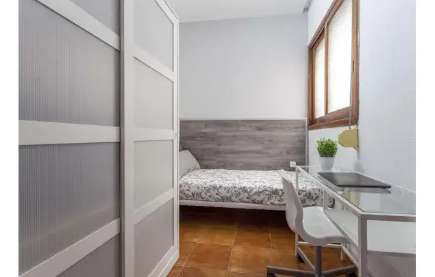 Habitaci
ón en Mislata cerca de Carrer de Sant Mart
