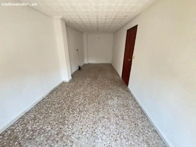 Vivienda en Albatera: Piso de 90m² con Balcón