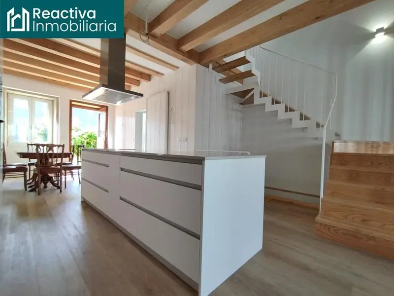 Venta de casa con terraza en A Coruña, Noia