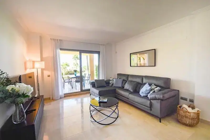 Apartamento 2 Dormitorios Benahavis Alquiler Cerca Golf