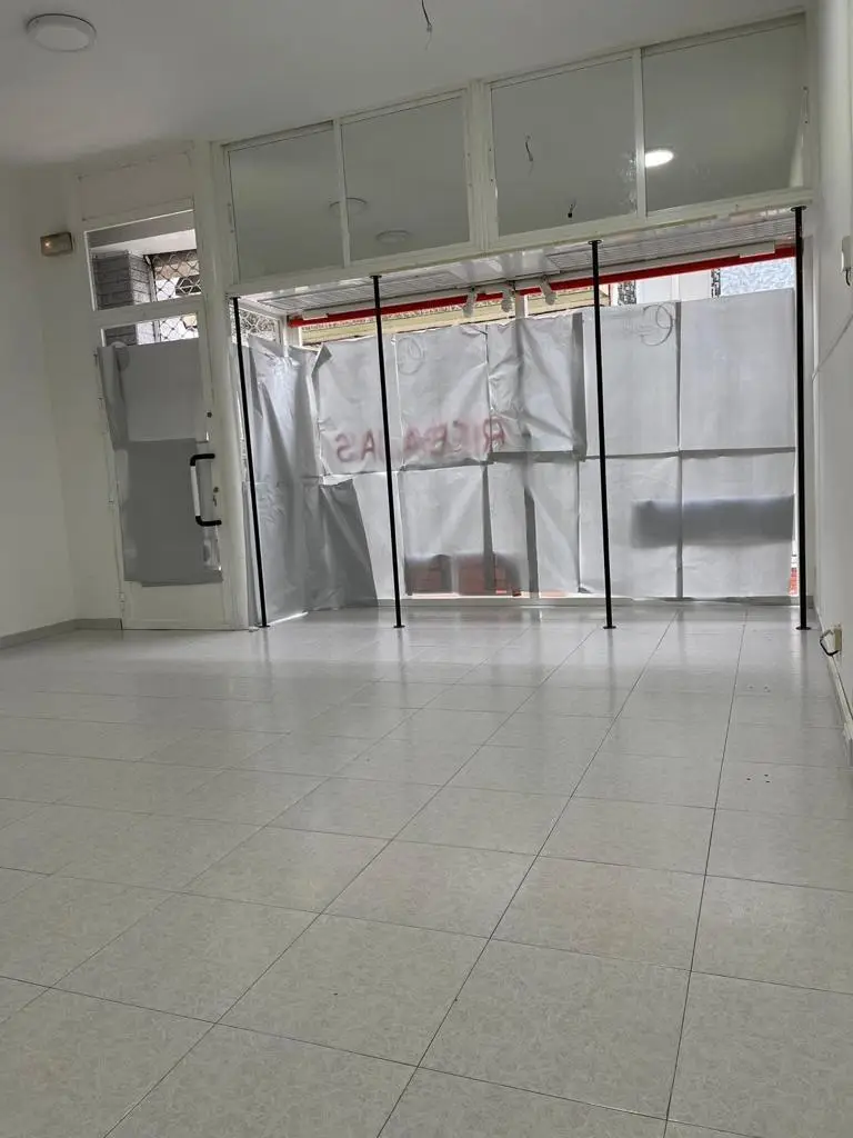 Venta Local Comercial Luminoso Ribeira 50m2 Centrico