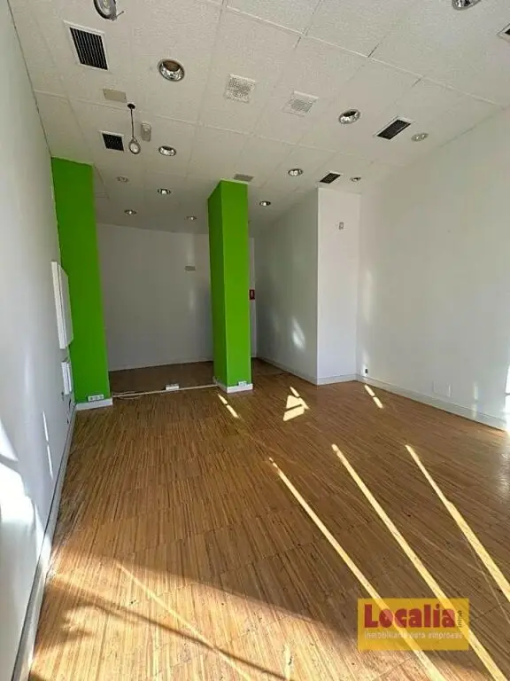 Venta Local Comercial Torrelavega Plaza Gilberto Quijano
