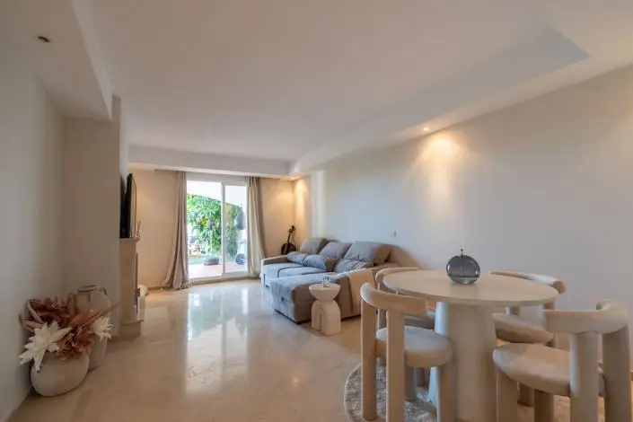 Apartamento en Venta Nueva Andalucía 2 Dormitorios Cerca Golf