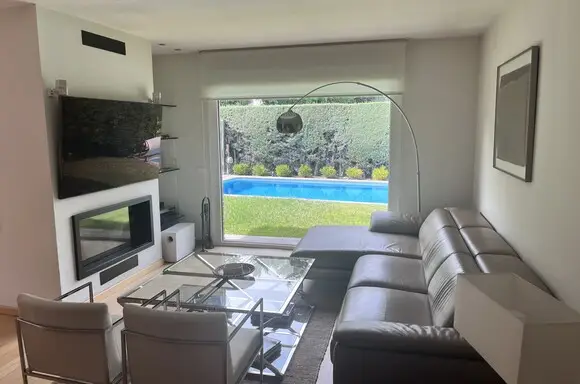 Chalet Independiente con Piscina Privada en El Soto de la Moraleja