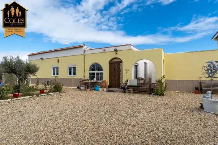 Villa de Lujo con Piscina Privada en Tabernas