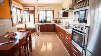 Chalet en venta en Granda Gijon 4 habitaciones 320m2