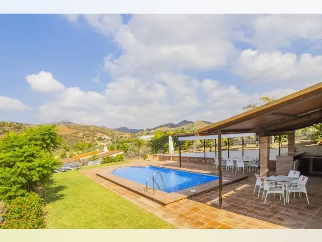 Casa Rural 4 Dormitorios Piscina Pizarra Malaga