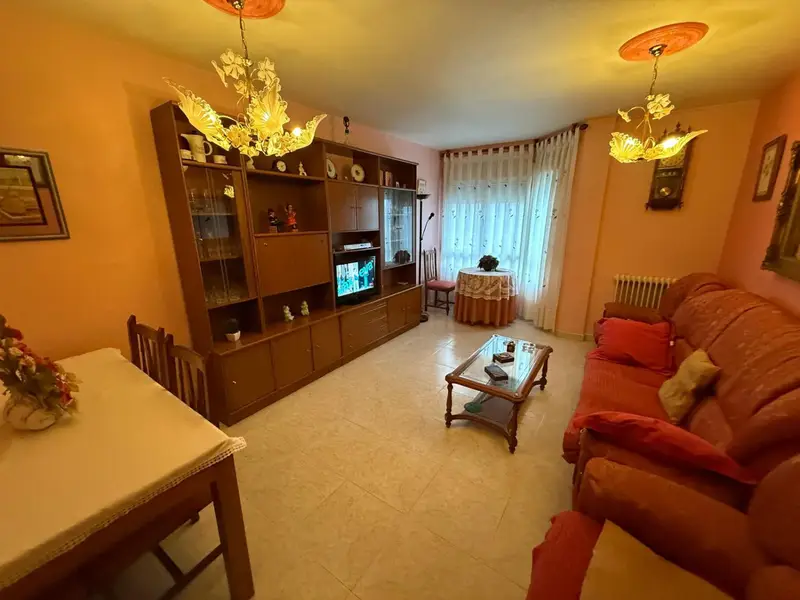 Venta Piso con Garaje en Huete