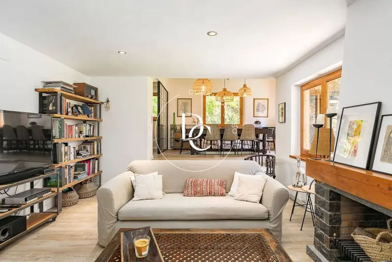Chalet en Venta Das Girona: Amplio, Luminoso y Familiar