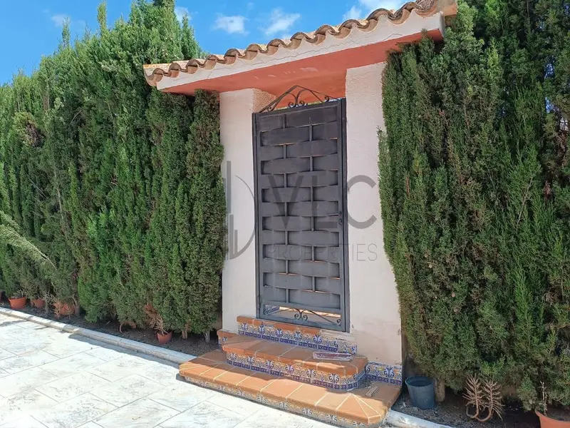 Chalet 7 Dormitorios Montroy Valencia