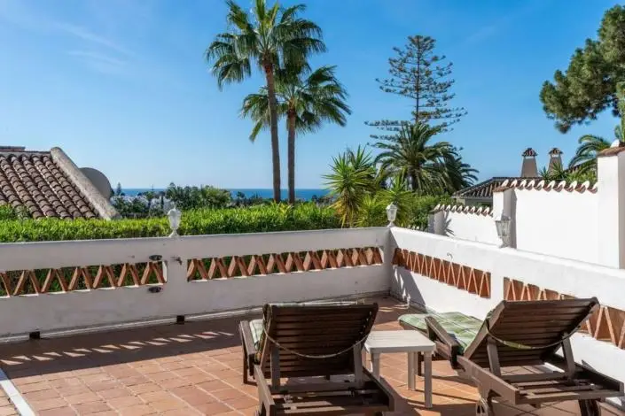 Villa en Calahonda con Vistas al Mar y Golf 3 Dormitorios