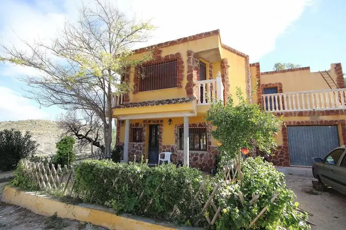 Villa de 7 Dormitorios en Venta Monovar Alicante