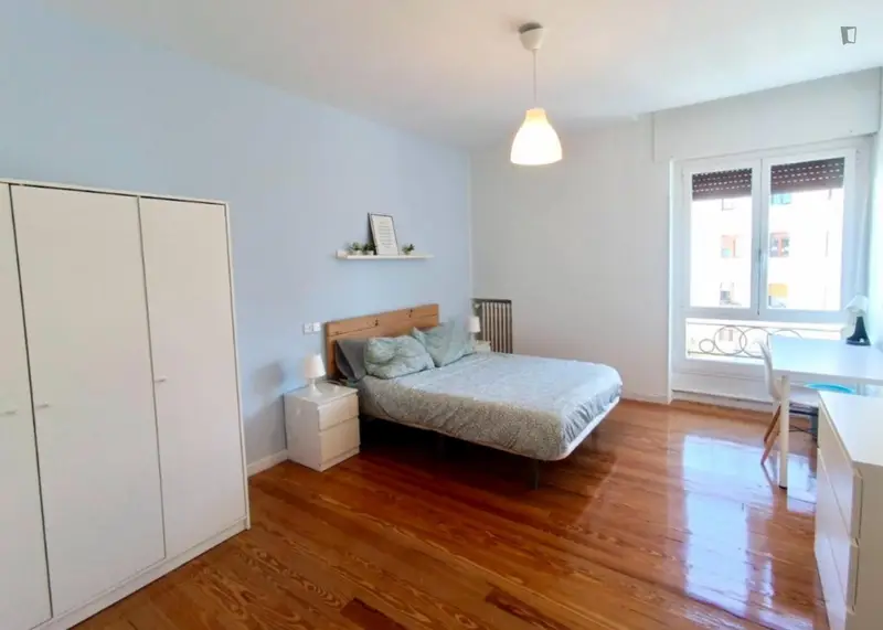 Habitacion Doble con Balcon en Piso Compartido para Estudiantes y Trabajadores