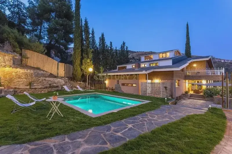 Chalet de Lujo en Lancha del Genil Granada