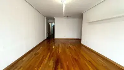 Piso en venta Los Corrales de Buelna 3 habitaciones 2 baños